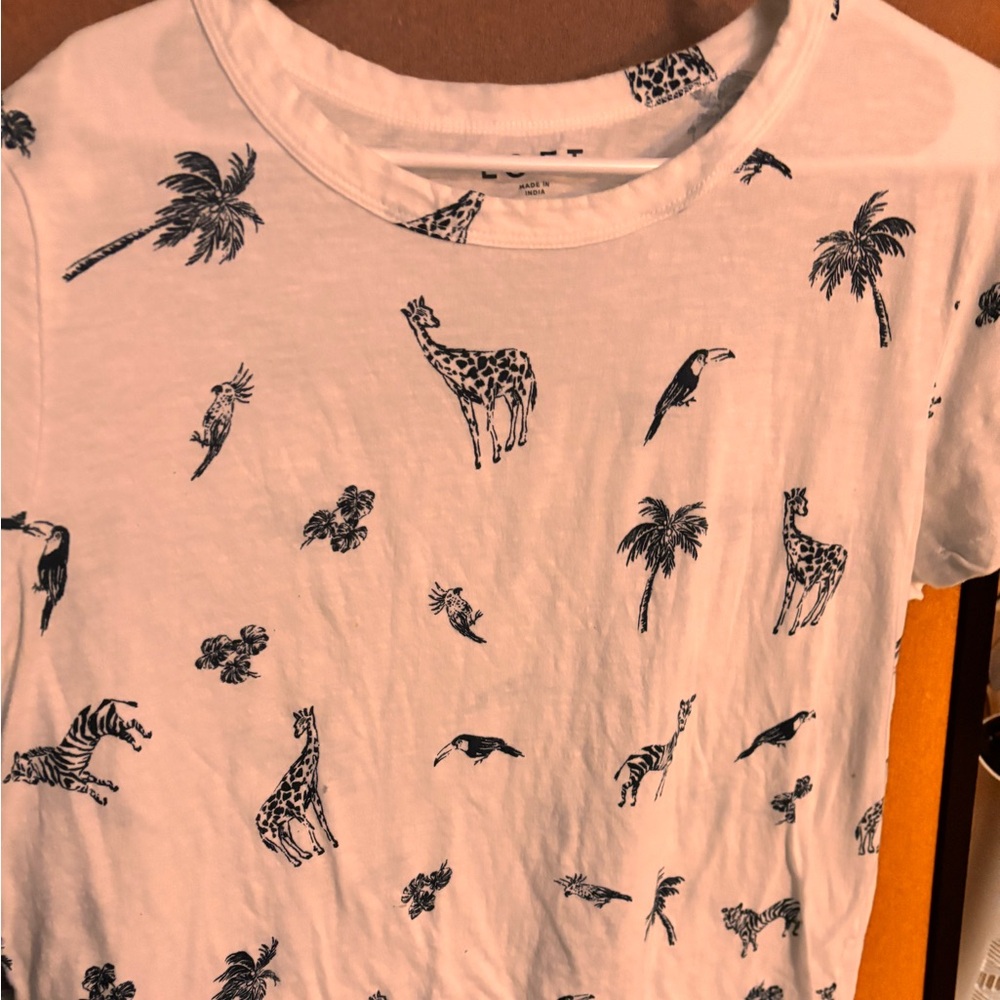 LOFT XL women’s white T-shirt w/black safari animals. Lightweight, washable